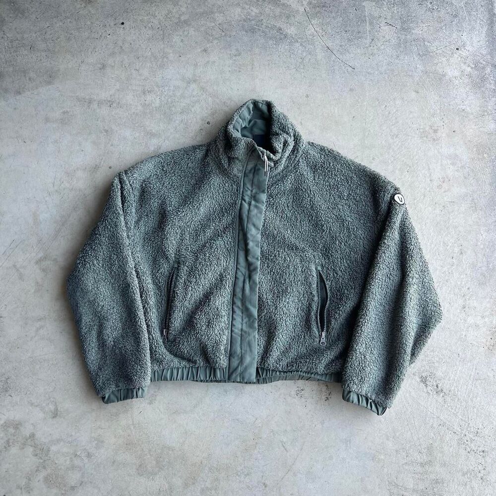 Vuori Sherpa Jacket zip up sweater women’s size M medium